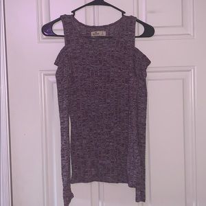 Hollister no shoulder sleeve sweater